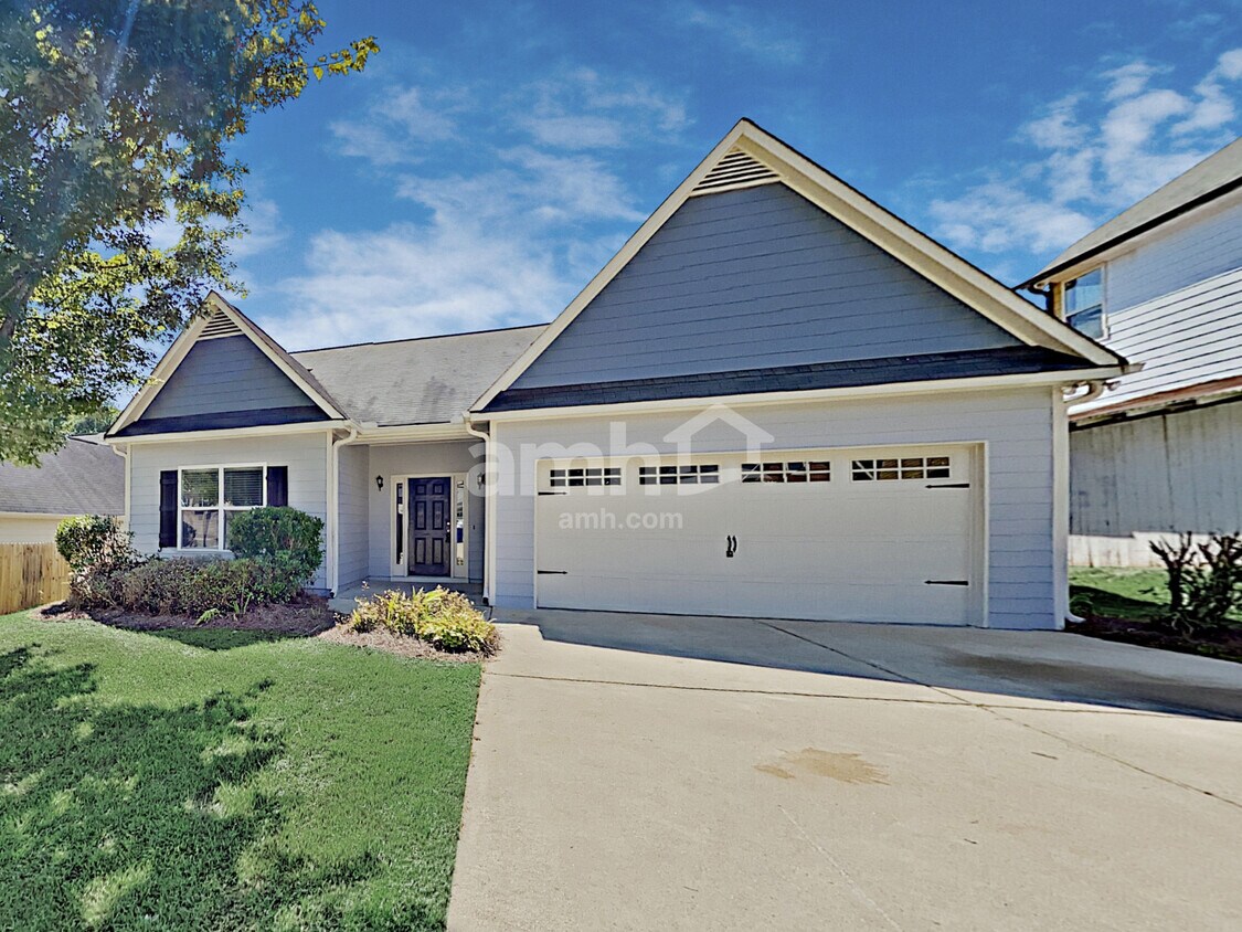 Foto principal - 224 Logan Creek Lane