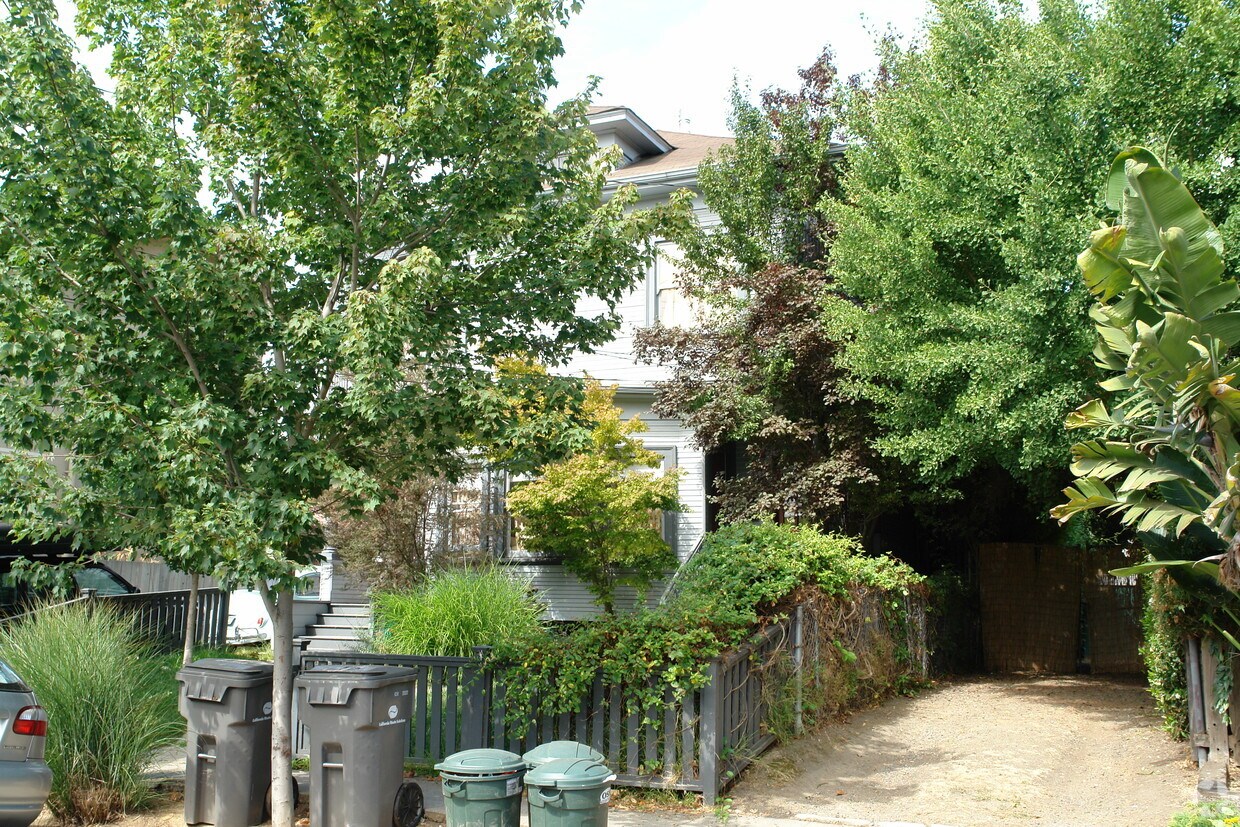 Foto del edificio - 5405 Dover St