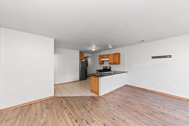 Building Photo - 3 bedroom in Chicago IL 60612