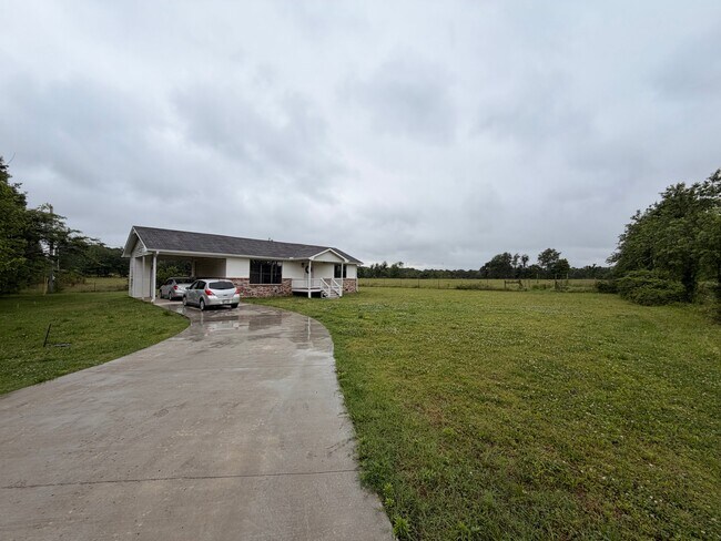 Foto del edificio - 18613 E Shepherd Rd