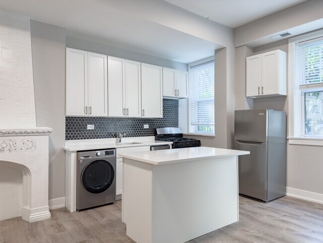 Foto del edificio - 653 W Wrightwood Ave