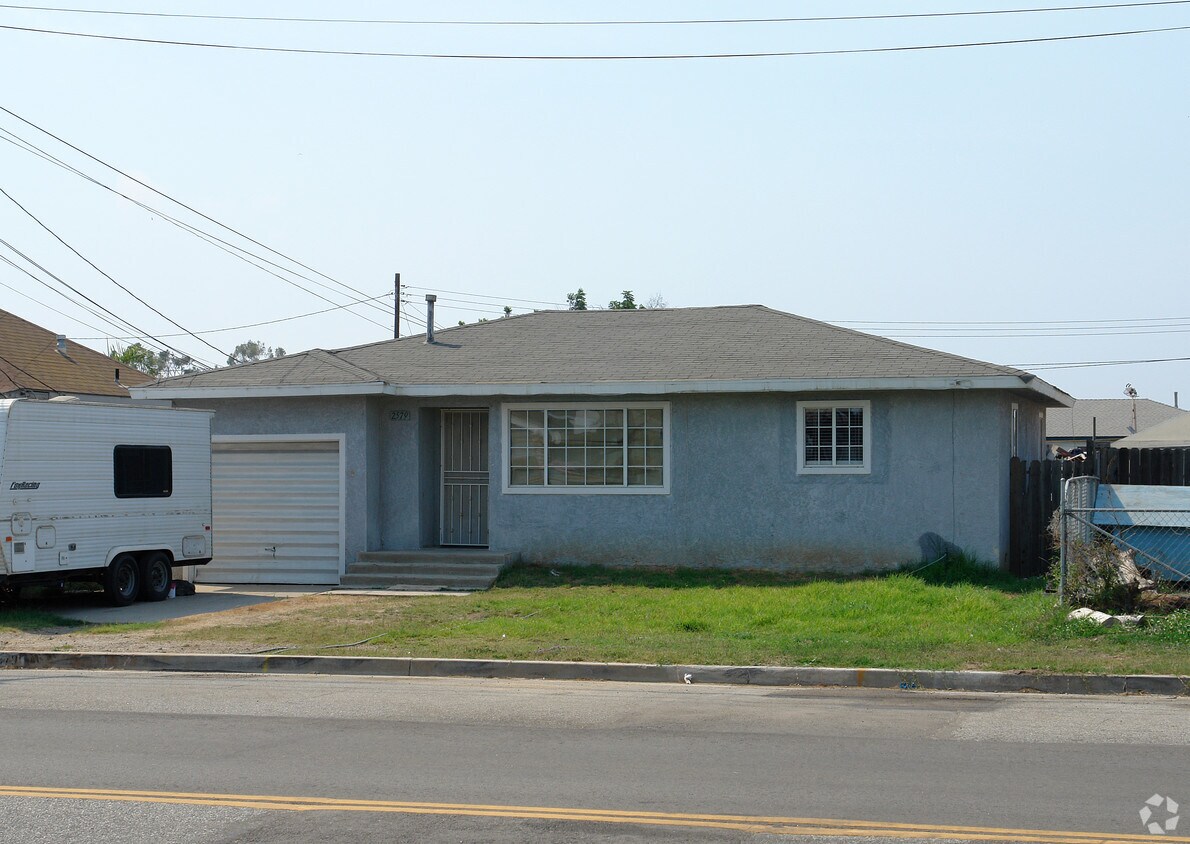 Foto principal - 2579-25791/2 Colonia Ave