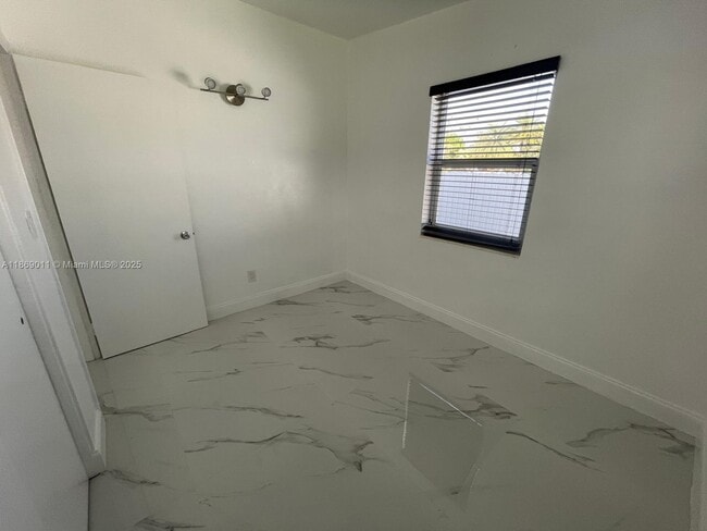 Foto del edificio - 11040 SW 52nd Dr