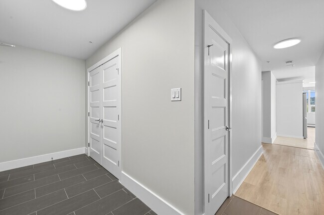Building Photo - AK602 2 Bedroom Apartment