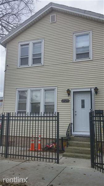Primary Photo - 2929 S Lyman St