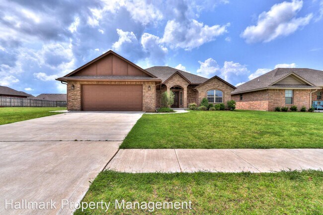 Building Photo - 4 br, 2 bath House - 834 SW 14th Street