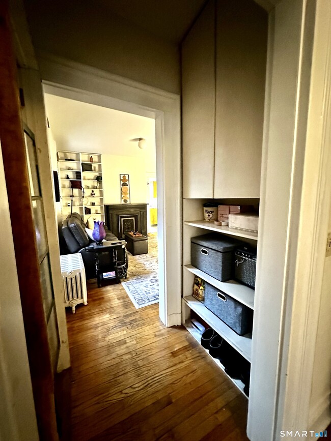 Building Photo - 95 Olive St