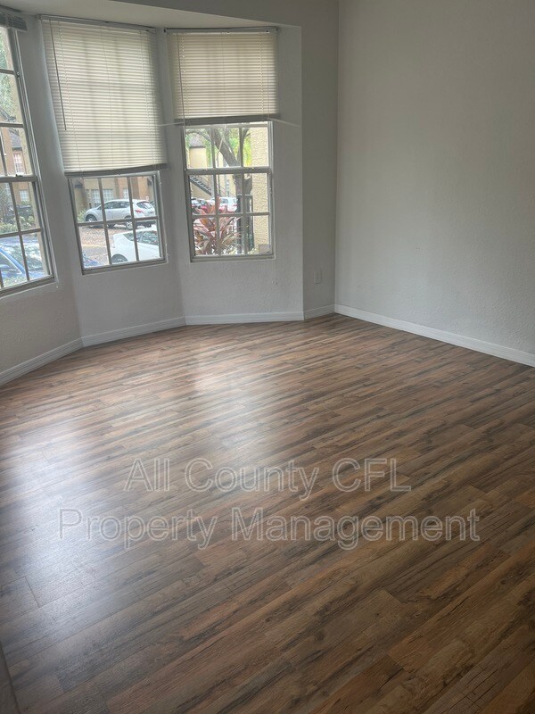 Foto del edificio - 6304 Raleigh St