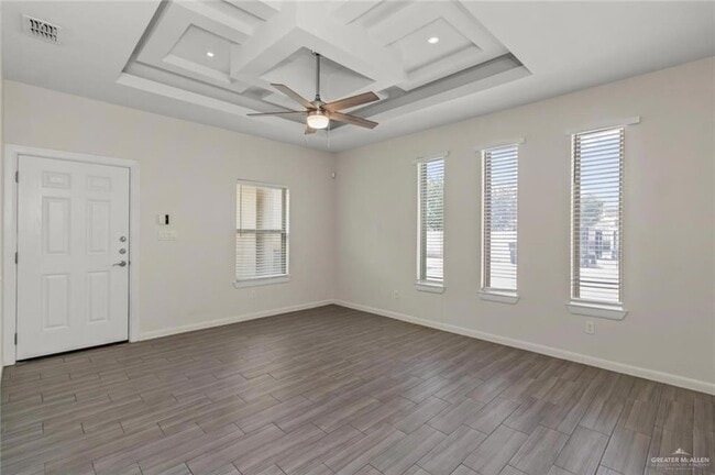 Building Photo - 704 E Myrtle Beach Ave