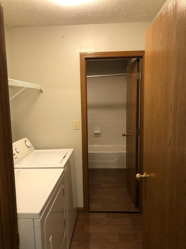 Building Photo - 2110 Fincastle Way