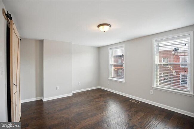 Foto del edificio - 2228 N Howard St