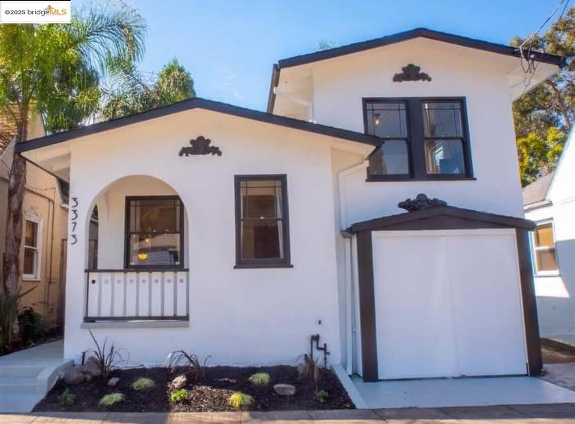 Foto principal - 3373 Arkansas St