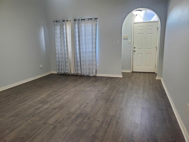 Foto del edificio - 8688 Eagle View Dr