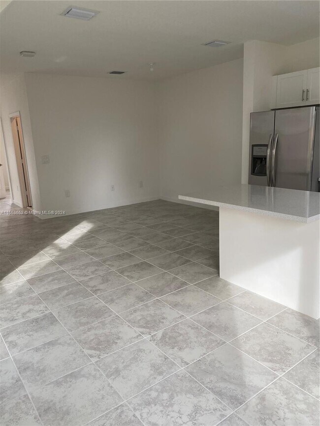 Foto del edificio - 320 NE 208th Terrace