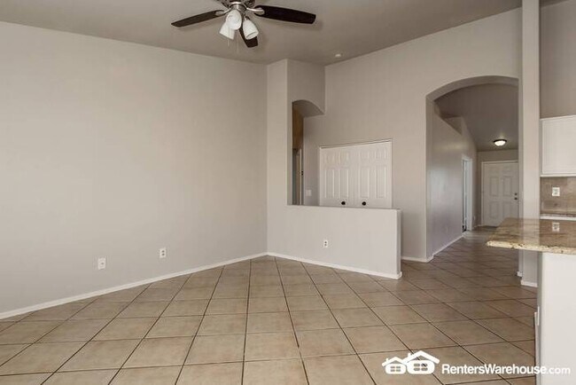 Building Photo - Stunning 4 bedroom with 3 car garage!