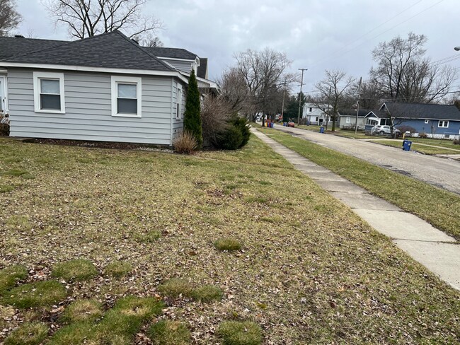 Foto del edificio - 2066 Sinclair Ave NE