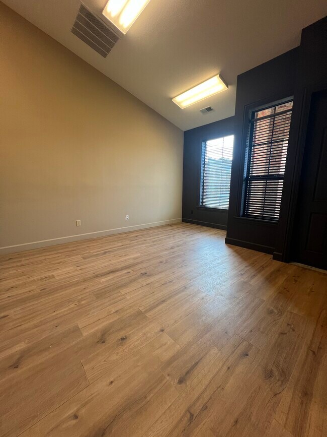 Swan Lake Apartments in Columbia, MO