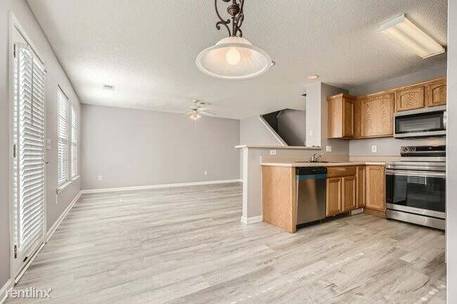 Building Photo - 2 br, 2.5 bath House - 146 Darby's Crossin...