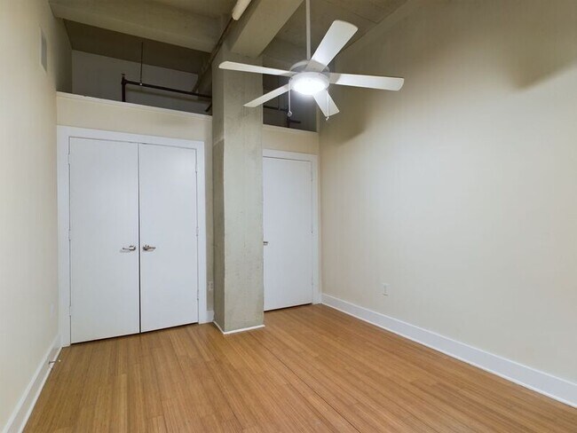 Building Photo - 815 Perry St