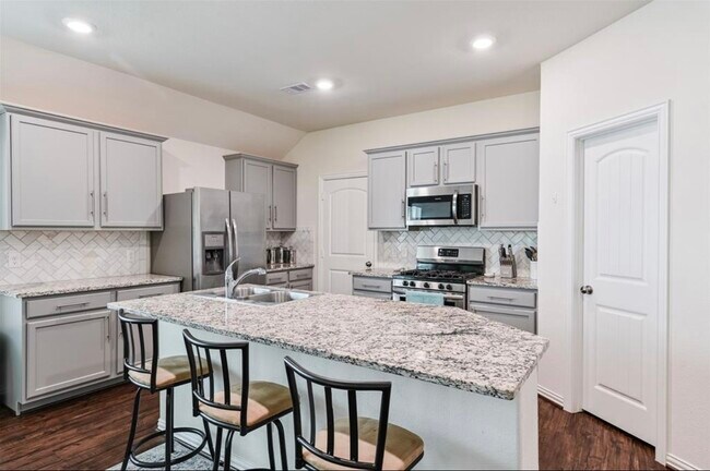 Foto del edificio - 4639 Sequoia Echo Dr