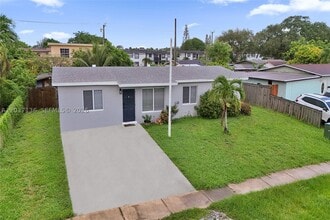 Building Photo - 5701 SW 37th St
