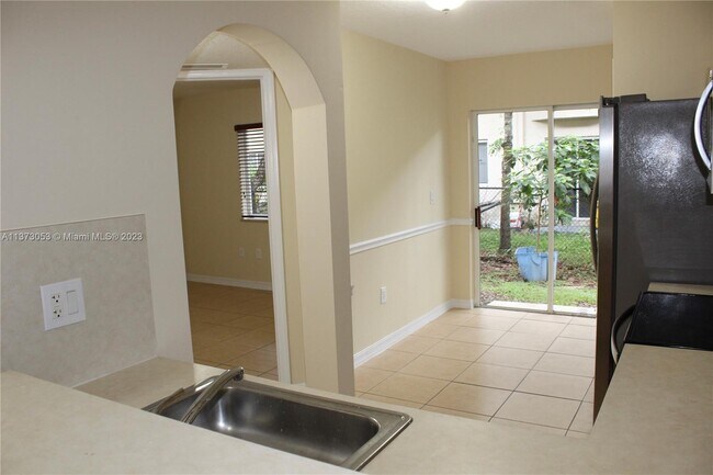 Foto del edificio - 1240 SE 28th Ct