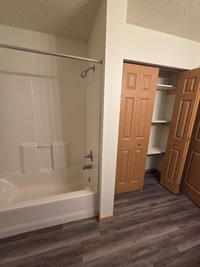 Foto del edificio - 800 26th St NW