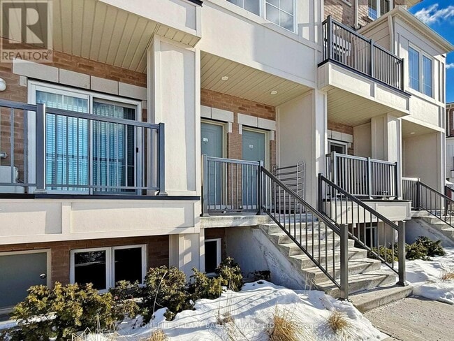 Photo du bâtiment - 480 Beresford Path