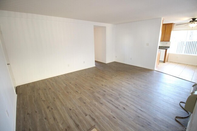 Building Photo - 471 Ballantyne St