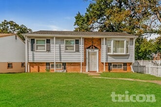 Building Photo - 3109 Lakehurst Ave