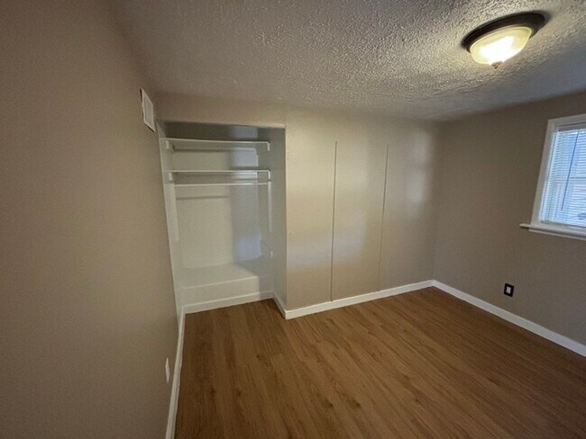Foto del edificio - 3 bed 1 bath home