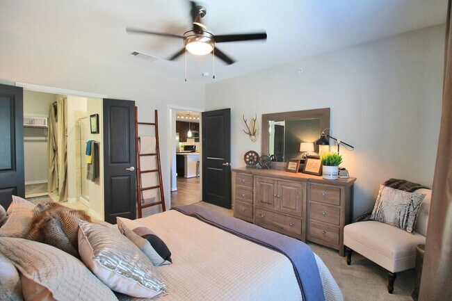 Building Photo - 2 bedroom in San Antonio TX 78256