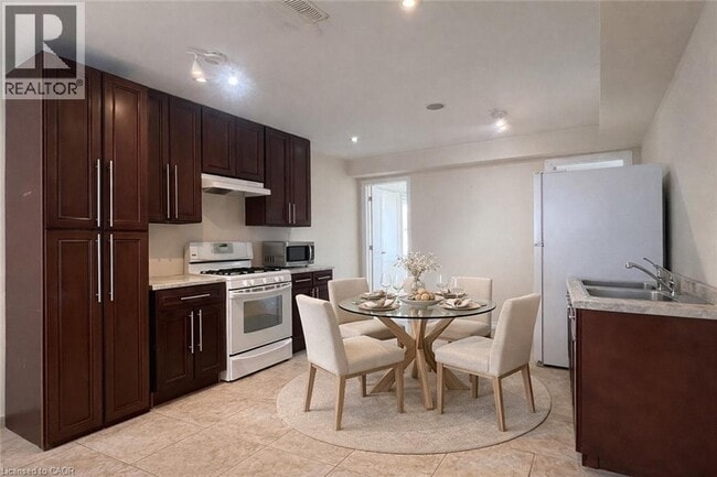 Building Photo - 264 Fischer-Hallman Rd