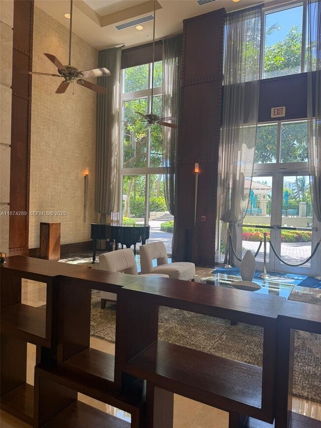 Foto del edificio - 19501 W Country Club Dr