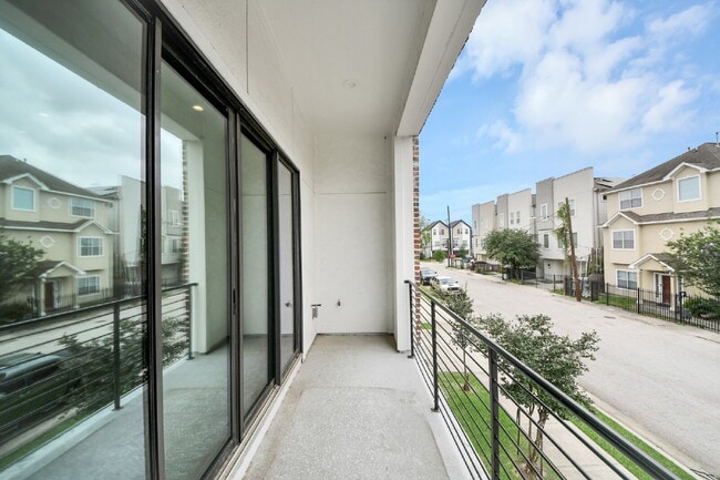Photo - City views, smart layout, and Houston convenience? Apartment
