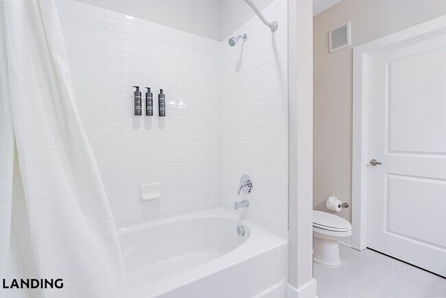 Foto del edificio - 2361 Commerce Park Dr NE