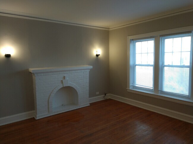 Building Photo - 7510 N Winchester Ave