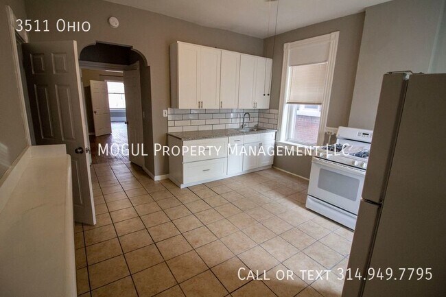 Building Photo - Sweet deal near Cherokee Street! ***FREE R...