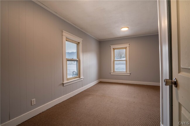 Building Photo - 208 E Clark St