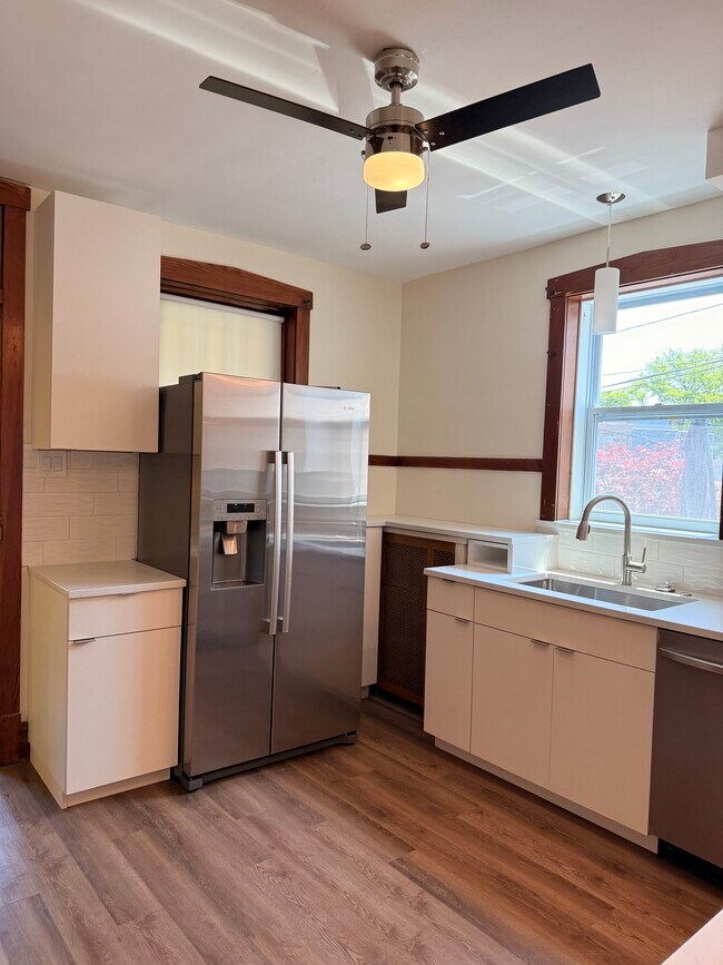 Foto del edificio - 3423 N Ridgeway Ave