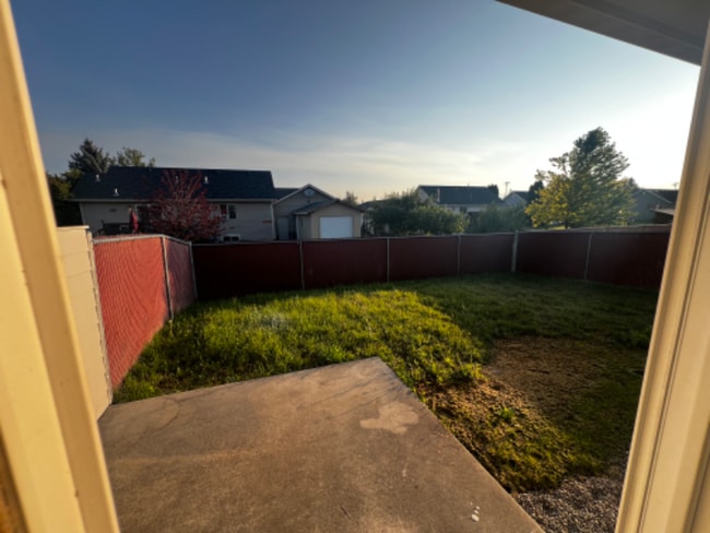 Building Photo - 2141 Teal Dr