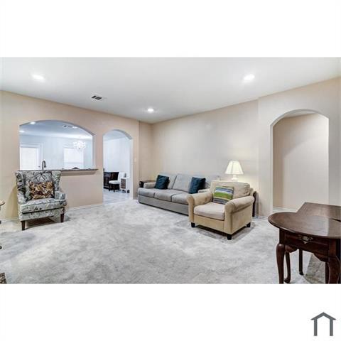 Building Photo - 1324 Meadow Creek Dr