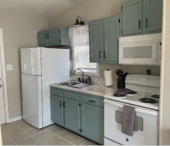 Foto del edificio - 916 Kyle Ave NE