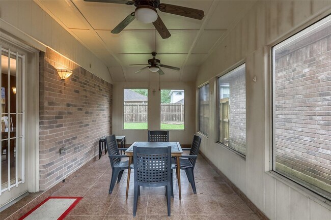 Foto del edificio - 16410 Salinas Ln