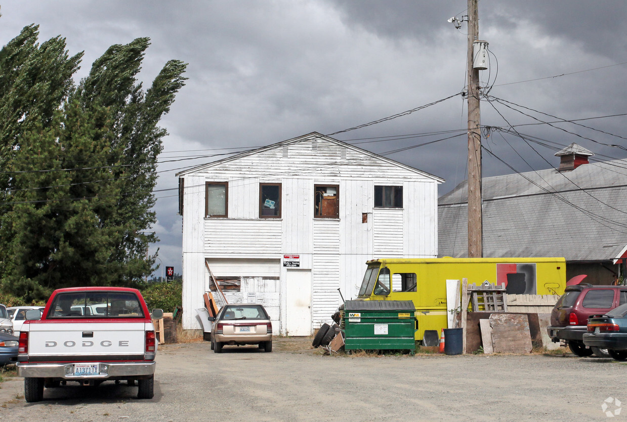 Building Photo - 27913-27920 84th Ave S