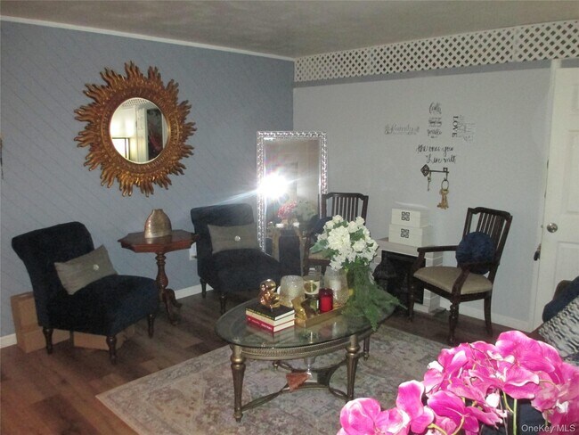 Foto del edificio - 31 Richard Ct