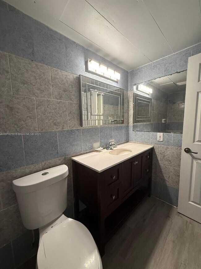 Foto del edificio - 3600 NW 21st St