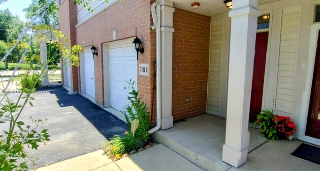 Building Photo - 7421 Claridge Dr