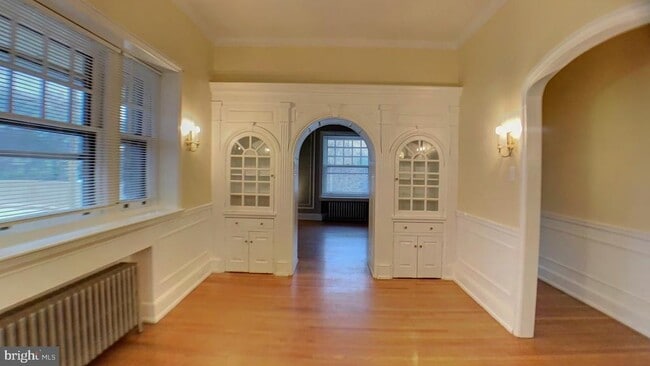 Building Photo - 2 E Montgomery Ave