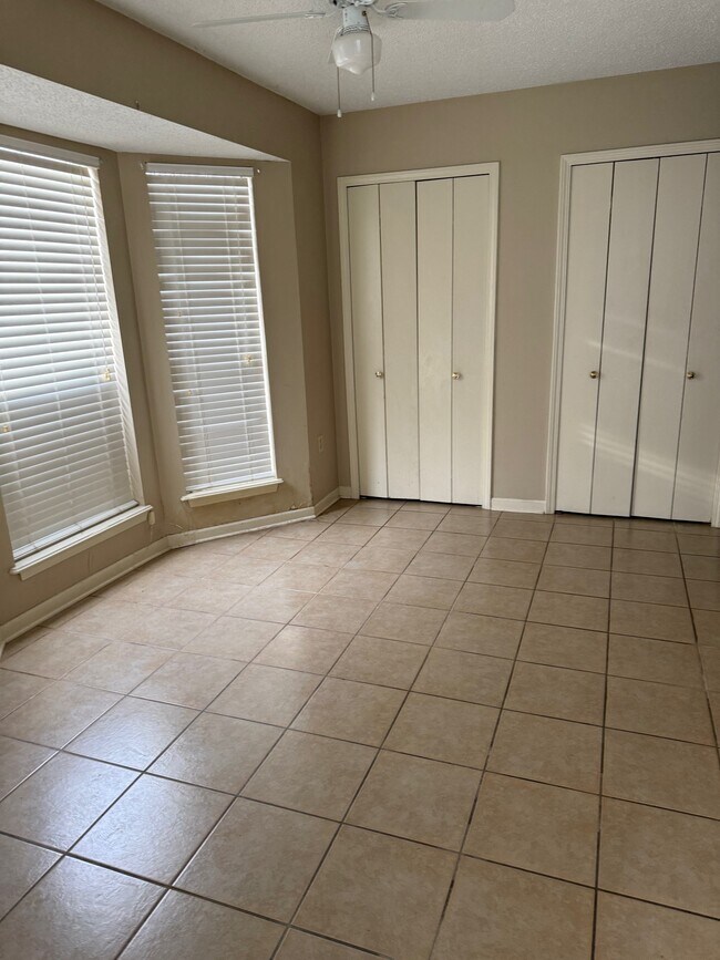 Foto del edificio - 1707 S Brightside View Dr